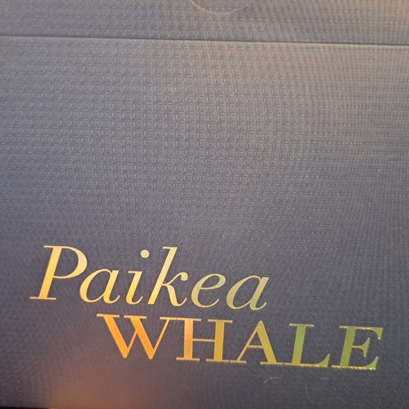 Pristine Swarovski crystal SCS 2012 Paikea whale and title plaque - Picture 9 of 10